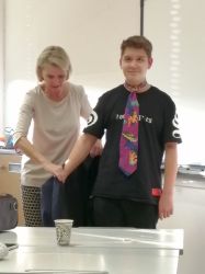 Stil Und Etikette   Marz 2024   27